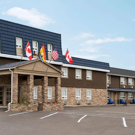 Days Inn By Wyndham Fredericton Exterior photo