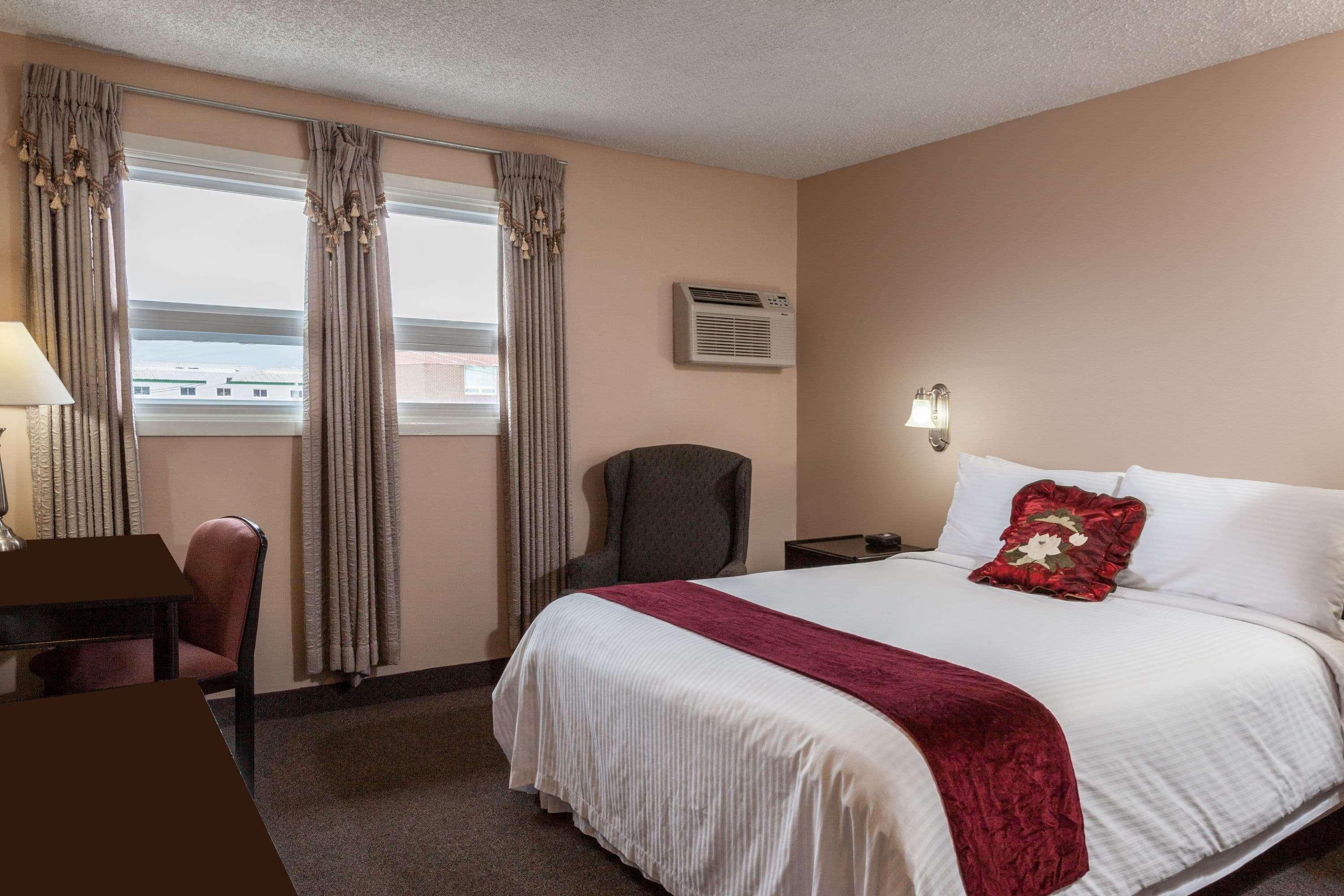 Days Inn By Wyndham Fredericton Exterior photo